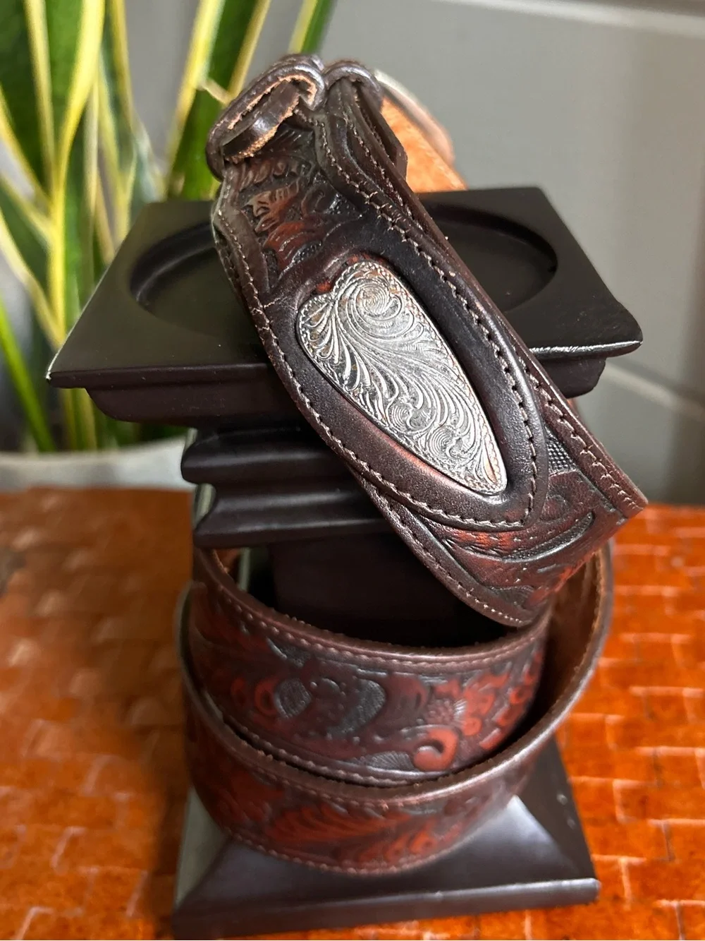 Vintage Justin Men’s 40 Tooled Leather Western Concho Belt USA Cowboy Rodeo